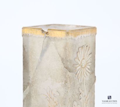 DAUM Nancy
Pair of square vases in frosted...