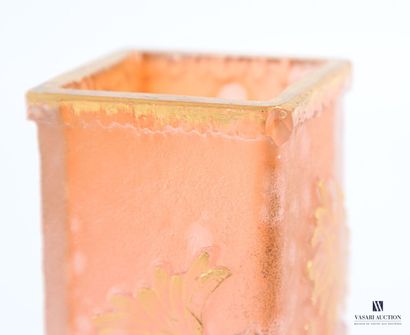 DAUM Nancy
Pair of square vases in frosted...