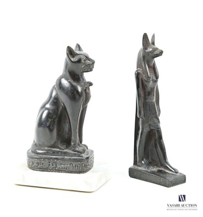 Resin set consisting of a full-length statuette...