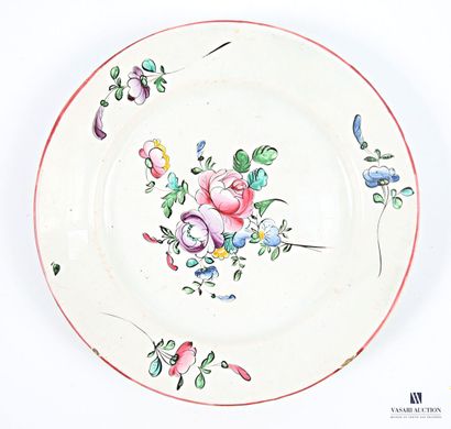 Set of earthenware pieces including: a salad...