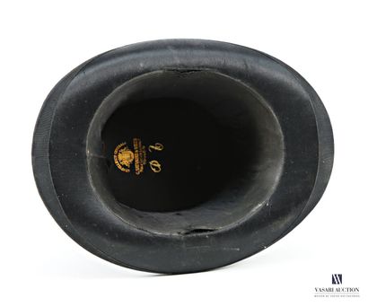 CHAPELLERIE CENTRALE
Black felt top hat,...