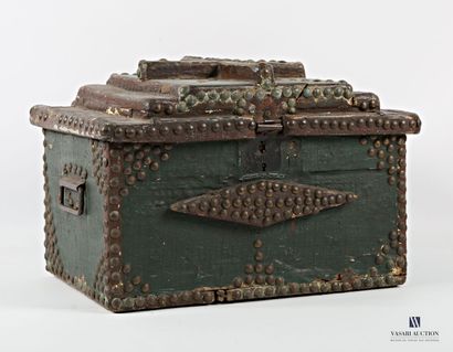 Painted and studded wood chest, old use mark
Mexican...