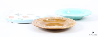 ROMACREA School of 
Set of three round glazed...