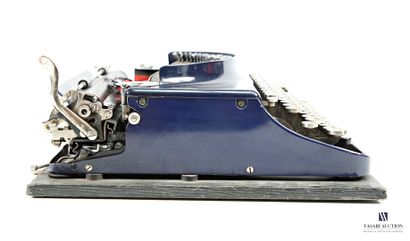 CONTIN E.C.P 
Blue-lacquered metal typewriter...