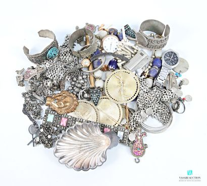 Set of costume jewelry.
(As-is)
Weight: 1,700...