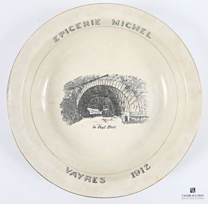 BORDEAUX 
Set of earthenware pieces including...