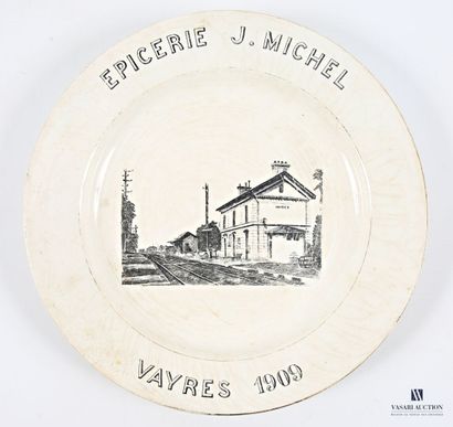 BORDEAUX 
Set of earthenware pieces including...