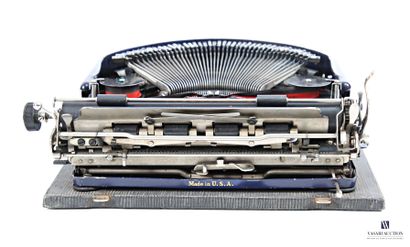 CONTIN E.C.P 
Blue-lacquered metal typewriter...