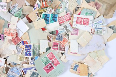 World: Over 1,500 different stamps, mainly...