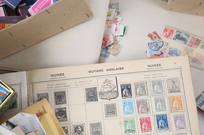 World and France: thousands of stamps in...