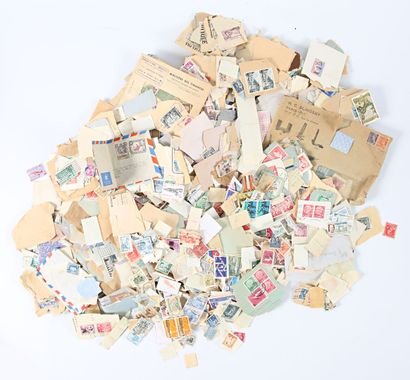 World: Over 1,500 different stamps, mainly...