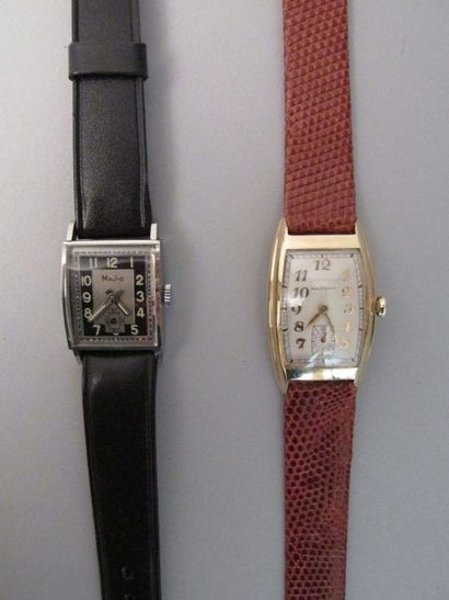Lot composé de deux montres:

- WALTHAM

Plaqué...