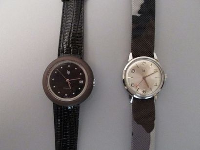 Lot compsé de deux montres:

- LIP

Modèle...