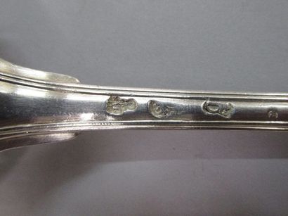 Cuillère à saupoudrer en argent, le

cuilleron...