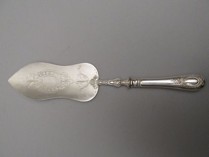 Pelle à tarte en métal argenté, la spatule

à...