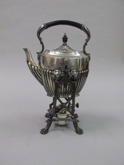 Samovar en métal argenté, la verseuse

de...