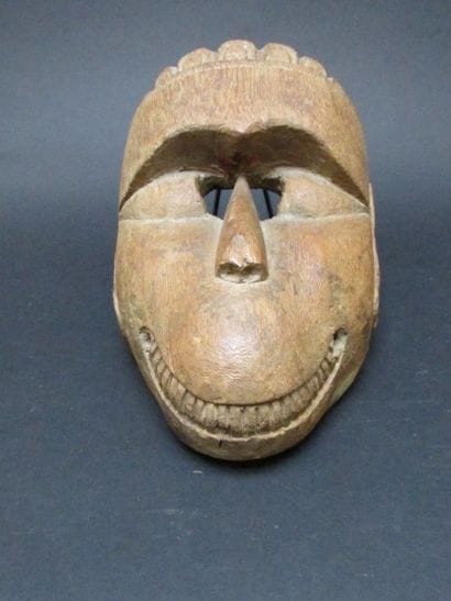 Térai(sud du Népal) 

Masque singe en bois...