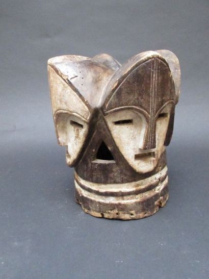 GABON

masque heaume Fang 

Haut. / 34 cm...