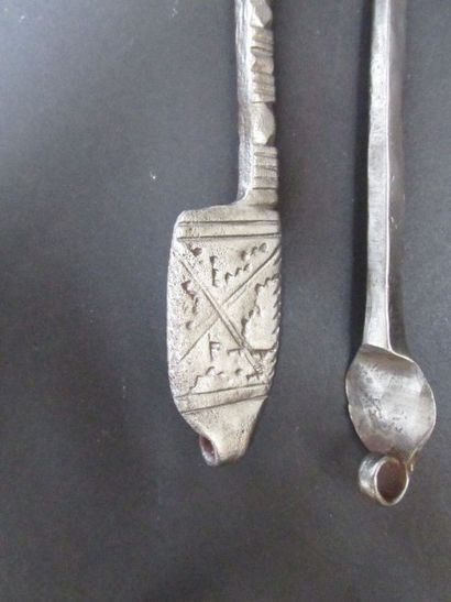 Ensemble de trois clés en métal