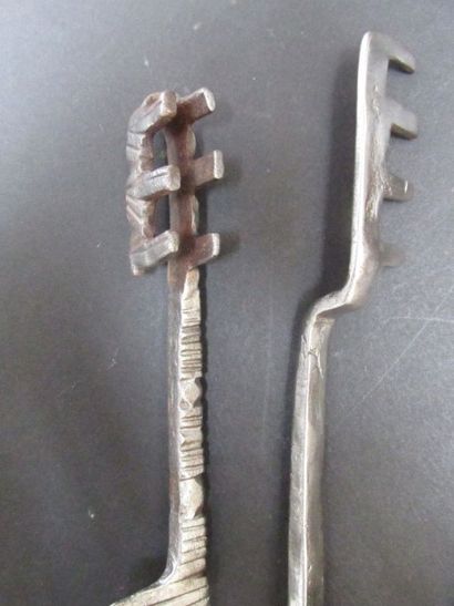 Ensemble de trois clés en métal