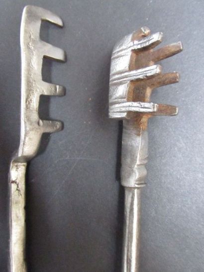 Ensemble de trois clés en métal