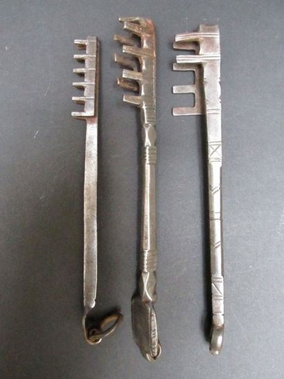 Ensemble de trois clés en métal