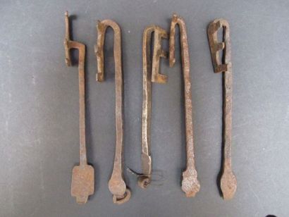 Ensemble de cinq clés en métal