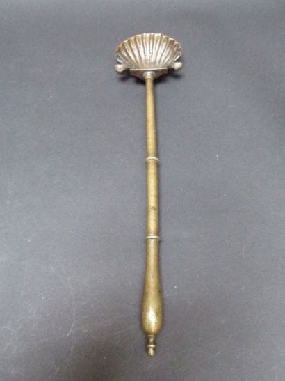 Cuillère en bronze