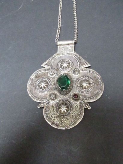 Pendentif dit «foula de khamsa» 

Haut. :...