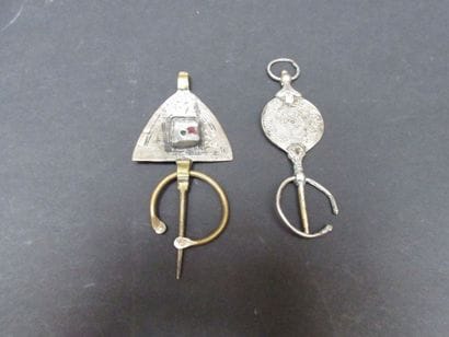 Deux anciennes fibules