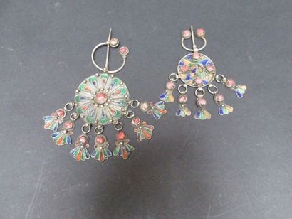 Deux pendentifs dit « tabzimts »