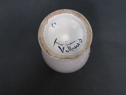 VALLAURIS

Coupe sur piédouche en faïence...