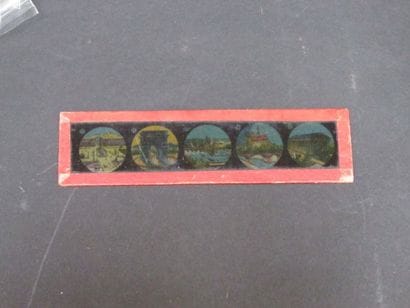 Dix plaques de lanterne magique en verre...