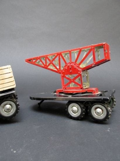 FJ 

Camions remorques 