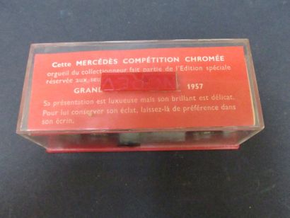 Mercédès compétition chromée 

(mauvais état,...