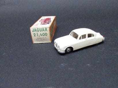 NOREV 

Jaguar modéle n°17 blanc

(boîte...
