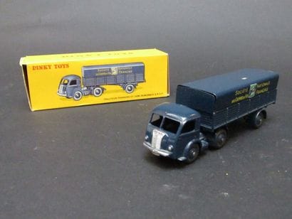 DINKY TOYS

Tracteur Panhard et semi-remorque...