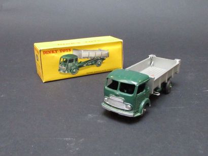 DINKY TOYS

Benne basculante Simca 