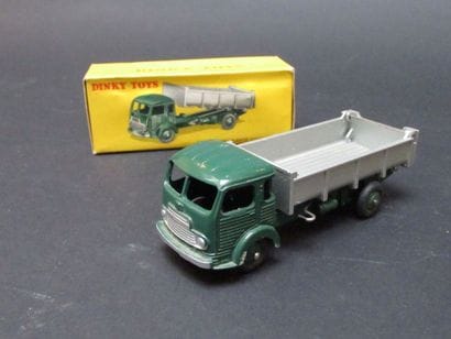 DINKY TOYS

Benne basculante Simca 