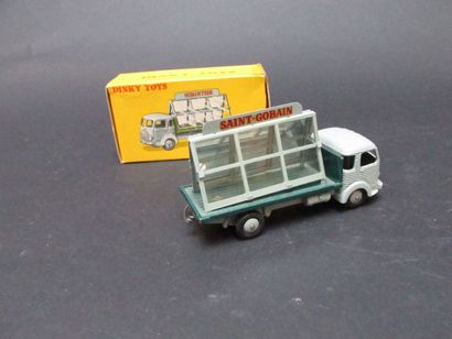 DINKY TOYS

Miroitier Simca 