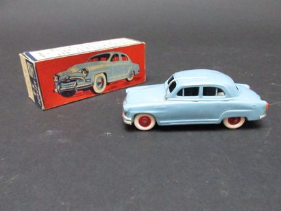 NOREV

Aronde 54 bleu

(boîte d'origine,...