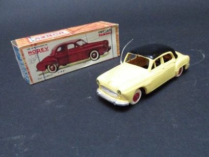 NOREV

Frégate Grand Pavois modèle n°11 jaune

(boîte...