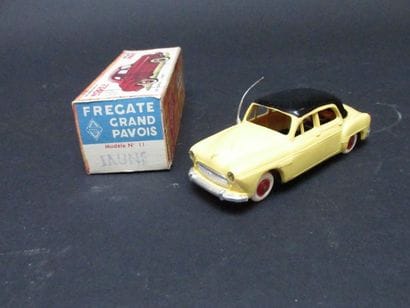 NOREV

Frégate Grand Pavois modèle n°11 jaune

(boîte...