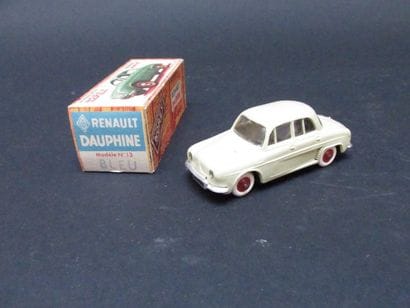 NOREV

Renault Dauphine modèle n°13 

(boîte...