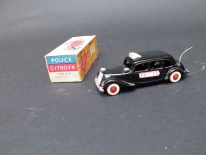 NOREV

Police Citroën modèle n°15 noir

(boîte...