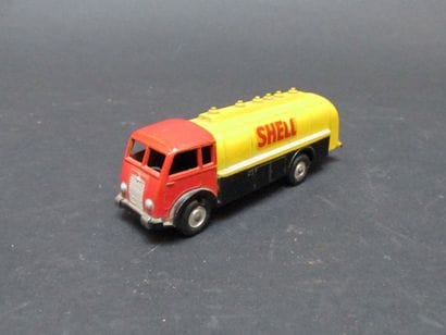 Camion citerne Shell jaune