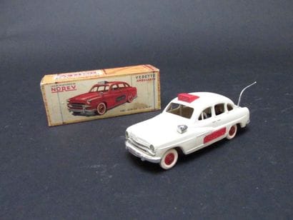 NOREV

Ambulance vedette modèle n°14 blanc

(boîte...