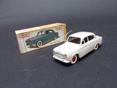 NOREV

403 Peugeot modèle n°9 beige

(boîte...
