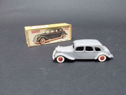 NOREV

Citroën 15-six Familiale modèle n°3...