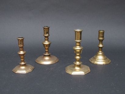 Quatre bougeoirs en bronze percés pour l'éléctricité

Haut....